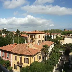 Penzion Treehouse, Pisa